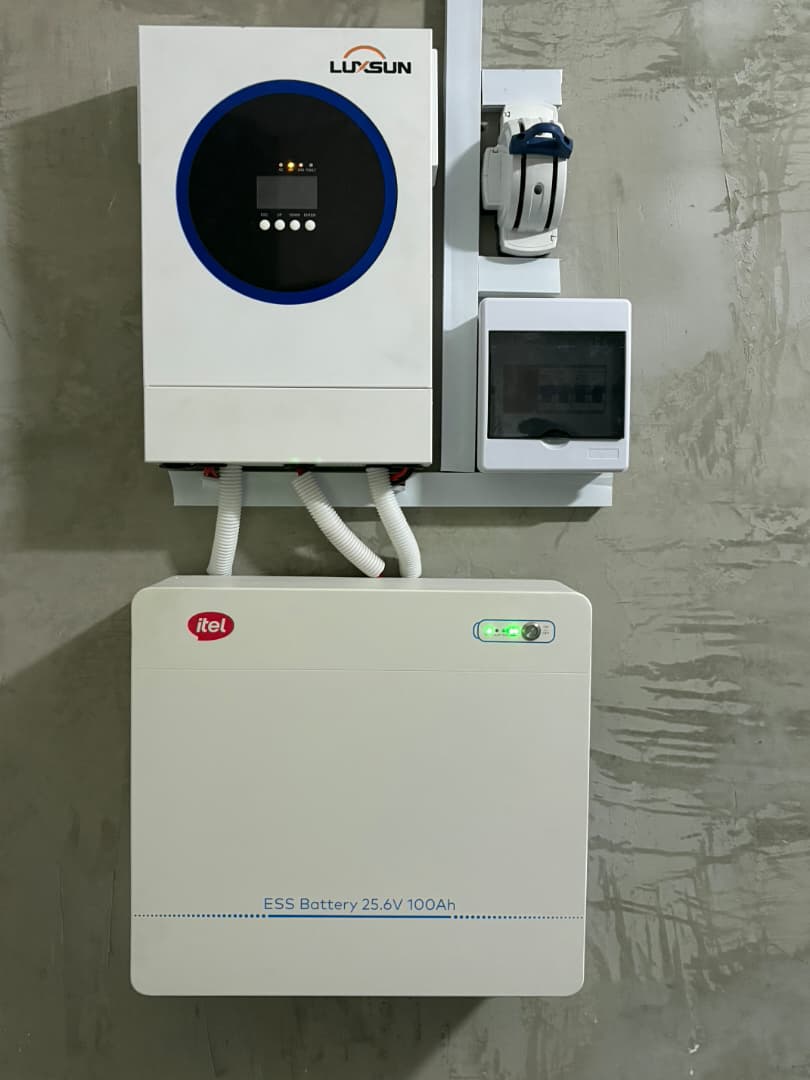 LUXSUN hybrid inverter with ESS battery